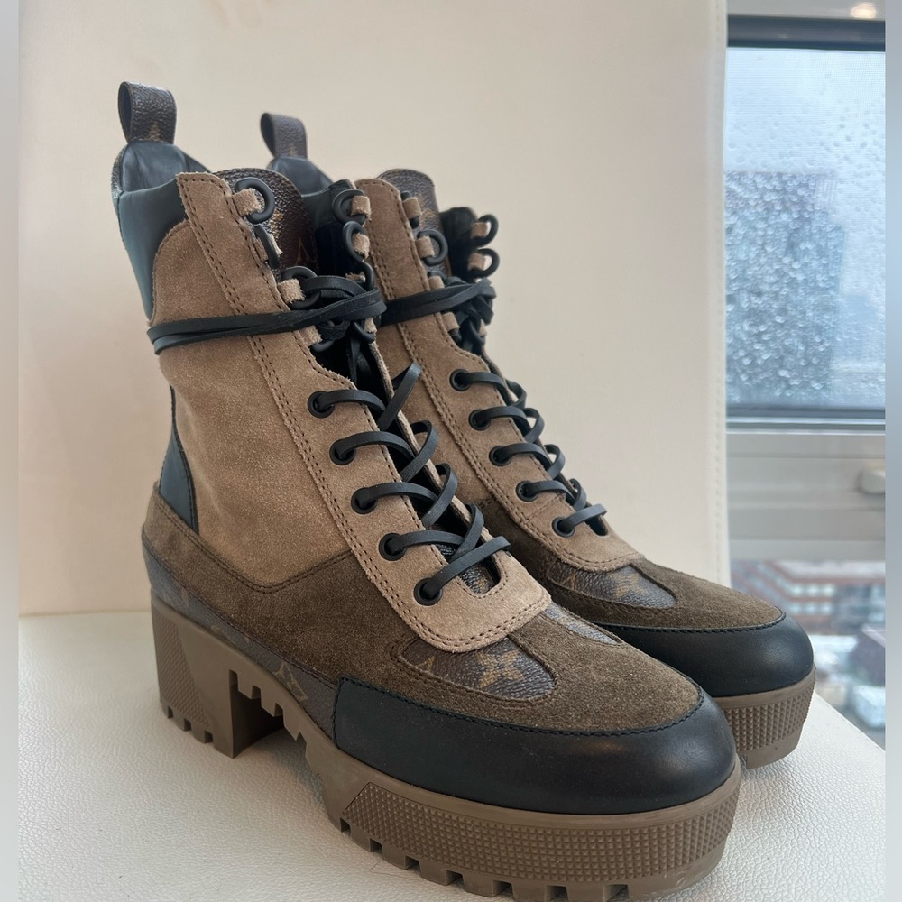 Laureate Platform Desert Boot